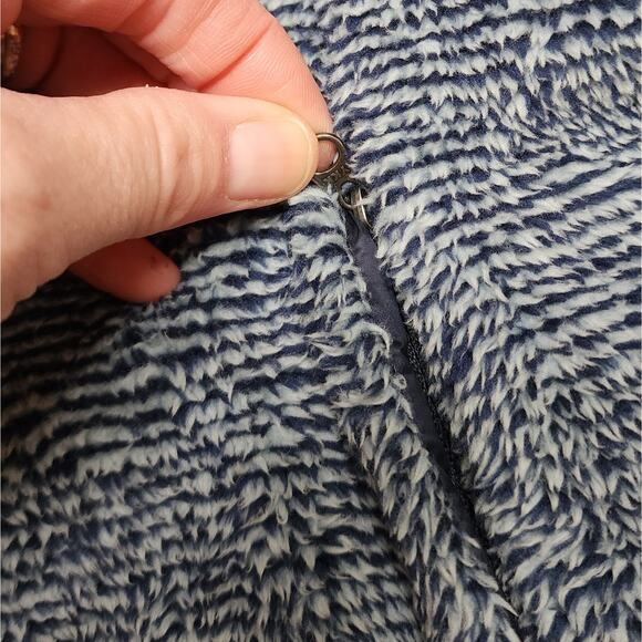 The North Face Women's Osito 2 Fleece Jacket - Picture 8 of 11